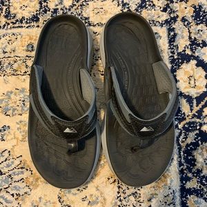 Columbia Montrail flip flops